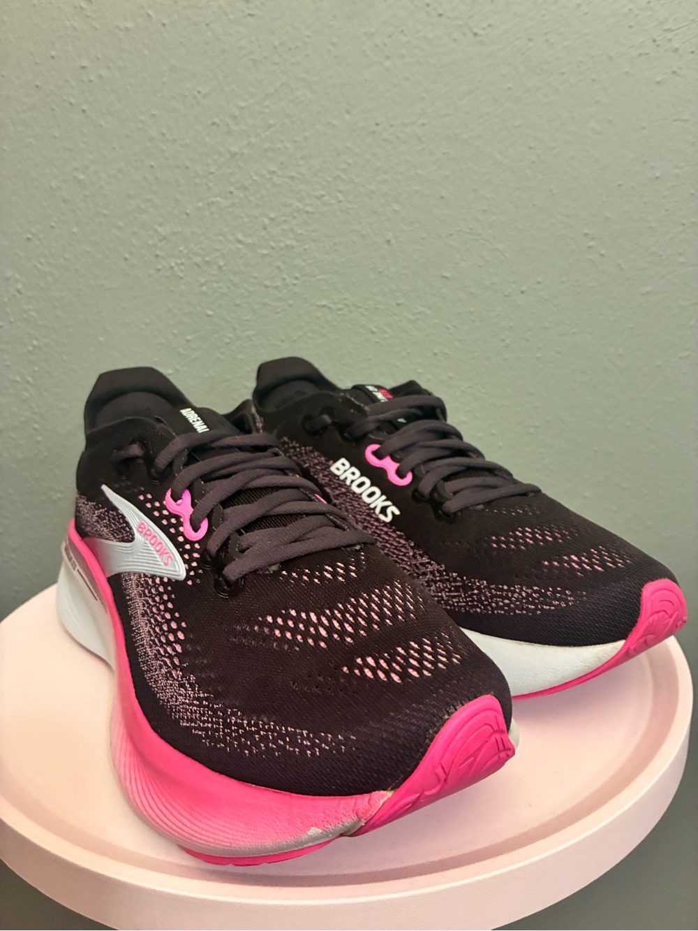 Brooks Adrenaline GTS 25 Women’s 6.5 B Black Pink Running Shoes Sneakers
